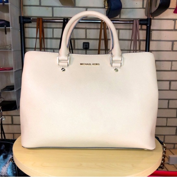 Michael Kors Handbags - Michael Kors - Savannah Leather Medium Satchel
